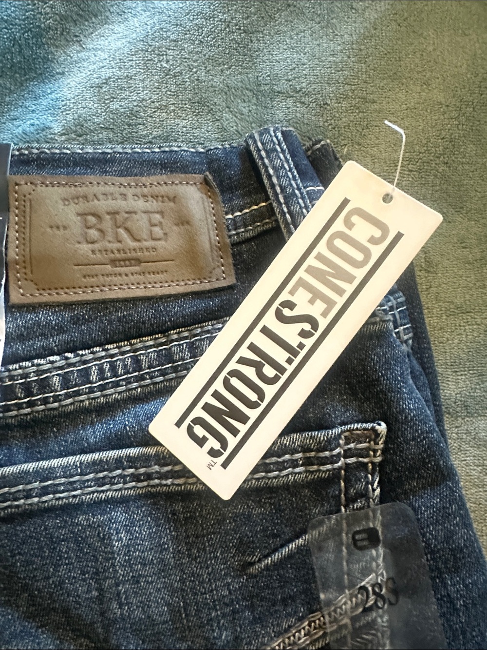 BKE men’s  Straight Leg Jeans in Dark Blue Wash - Picture 3 of 5